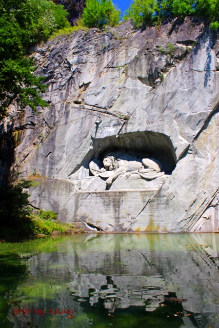 Թ͡ҡоҹҧǴ ͨ件ٻѺ ѭѡաҧ˹觢ͧ ͧԹ  ͹ٻѡԧԹ (Lion monument) ͹ҧá...