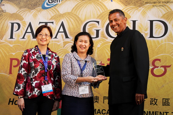  ѹ 21 ¹ 2555 ҹ Ҥ​​÷ͧ​Ҥ​​​ừԿԡ  Pacific Asia Travel Association (PATA) Ѵҹ˭Եͧ⶧ҧͧçдѺҴ Royale Chulan ا  ¸շͧҧҵ õѺҧŪȷ駻 Gold  Grand Awards 㹧ҹ PATA GLOD AWARDS Шӻ 2012 §ҹչ÷ͧҾʹѺʹعѡͧҹ

 
Ѻêԧ㹻չѺʹ㨨ҡҪԡҧ٧ ռ觧ҹСԨСǴ㹹ͧͧСؤ 79 ˹§ҹ/ؤ  180 ç 觼šõѴԹ͡ 3 ȷѺҧҡ˹ҧ 蹡÷ͧͧ ÷ͧ ֧÷ͧ觻 
 
觷ҧ÷ͧ觻¹觡Ԩ觷ͧһСǴ 3   çûԭѡǴ͡÷ͧҧ׹  7 Green Concepts 觷ͧ 2 觤 çɵԹ ʹԹ⢷ ѧѴ⢷ Ъҹҵ鹨 Ӻ ҹ֡  Ѫ ѧѴ⢷ 觼Żҡһҧ繷ШѡµҪԡǷ PATA Gold Awards 2012 ա Ѻäҧ˭֧ 3 ҧ  ҡҧ PATA Grand Awards ӹǹ 4 ҧŹ ÷ͧ觻˹ҧ 㹻 Environment Ѻç 7 Green Concepts 
 
зҧ PATA Gold Awards ӹǹ 23 ҧ ¤ 2 ҧ  çɵԹ ʹԹ⢷ ѧѴ⢷ 㹻 Environment-Ecotourism  ҹҵ鹨 Ӻ ҹ֡  Ѫ ѧѴ⢷ 㹻 Heritage and Culture
 
觤سó Ԫ ͧҡôҹԹиáԨͧ ÷ͧ觻 ӷѺͺҧŷçõ ¤سطǴ ԭѶ ѴçɵԹ ʹԹ⢷ ѧѴ⢷ Фسʧ ǧ Ңͧҹҵ鹨 ҡҹҵ鹨