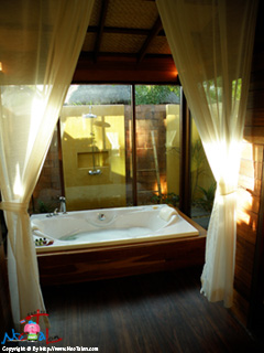 อ่างอาบน้ำในห้องพัก คีรีวารี ซีไซด์ วิลล่า & สปา บ้านกรูด ประจวบคีรีขันธ์